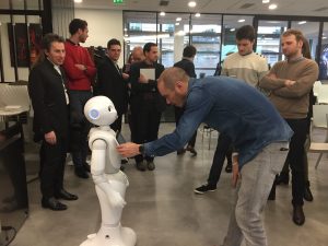 Nicolas Rigaud et le robot humanoïde Pepper